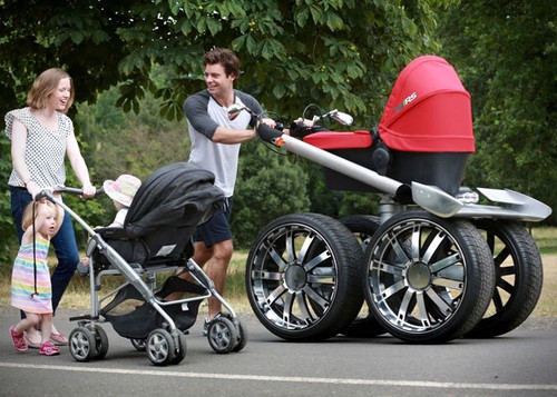 婴儿“装甲车” Manly Baby Stroller 