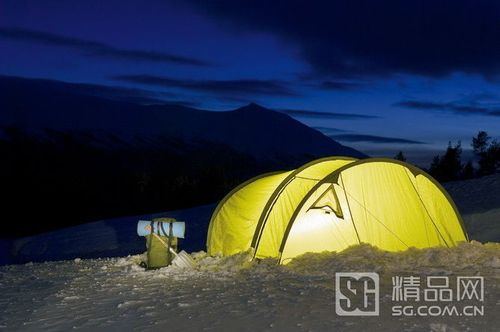 夜晚扎营后的美丽夜景