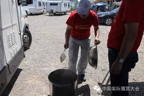 户外房车露营也要树立“八荣八耻”——访露营之家北京俱乐部会员、“阳光村村长”顾玉新(图4) 户外房车露营也要树立“八荣八耻”——访露营之家北京俱乐部会员、“阳光村村长”顾玉新(图4)