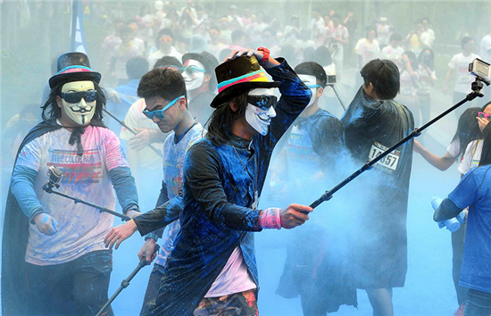 2015海南露博会:跟着明星一起color run!感受五彩斑斓的运动世界(图7) 2015海南露博会:跟着明星一起color run!感受五彩斑斓的运动世界(图7)