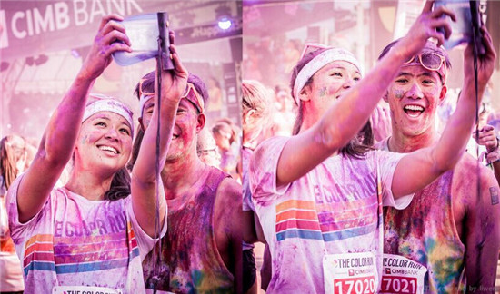 2015海南露博会:跟着明星一起color run!感受五彩斑斓的运动世界(图9) 2015海南露博会:跟着明星一起color run!感受五彩斑斓的运动世界(图9)