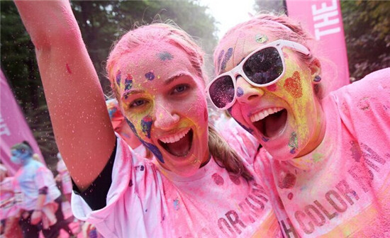2015海南露博会:跟着明星一起color run!感受五彩斑斓的运动世界(图5) 2015海南露博会:跟着明星一起color run!感受五彩斑斓的运动世界(图5)