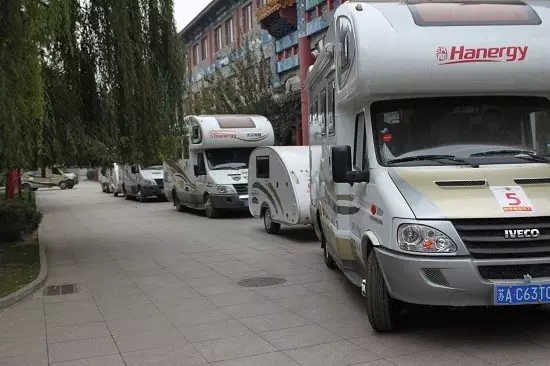 “欢乐向海南,助力露博会”——2015海南露博会北京车队昨在国粹苑发车。(图15) “欢乐向海南,助力露博会”——2015海南露博会北京车队昨在国粹苑发车。(图15)