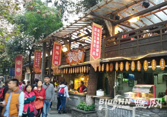 2015海南露博会:新疆车友抵达成都 宽窄巷子邂逅火锅美食(图4) 2015海南露博会:新疆车友抵达成都 宽窄巷子邂逅火锅美食(图4)