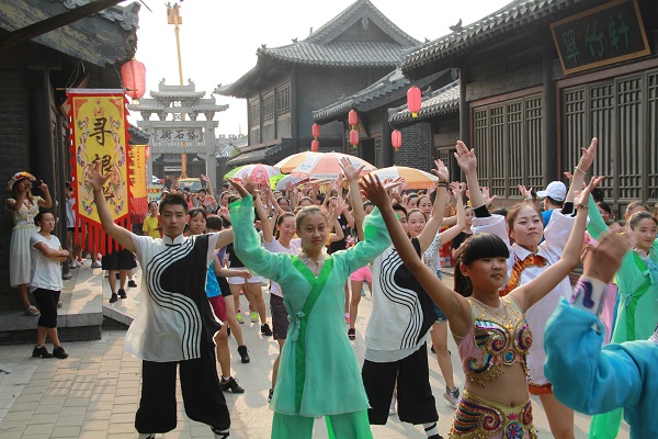 2014中国国际露营大会（东平站）户外露营玩快闪(图4)