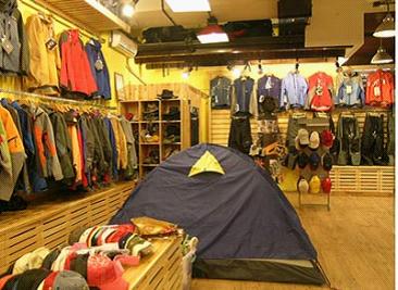 户外品牌数量增速放缓 市场集中度进一步提高(图1) 户外品牌数量增速放缓 市场集中度进一步提高(图1)