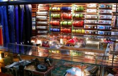2015户外品牌集合店 图途、迪卡侬看好二三线城市