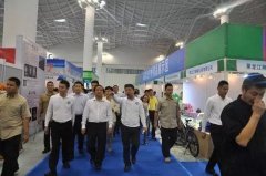 海南省省长刘赐贵一行考察露博会展馆——要求促进旅游创新加快产业发展