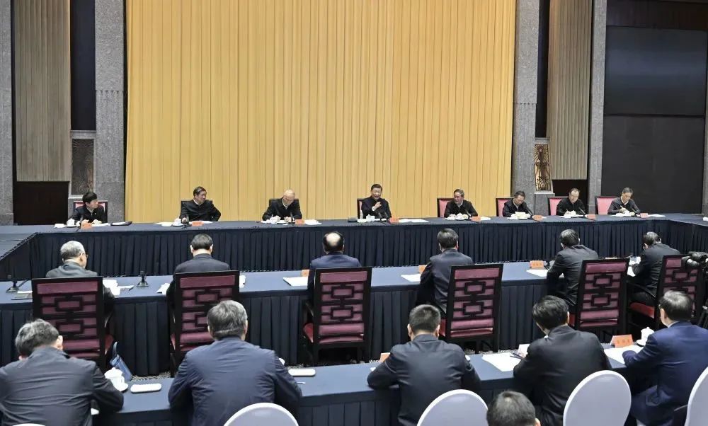 习近平主持召开深入推进长三角一体化发展座谈会(图2) 习近平主持召开深入推进长三角一体化发展座谈会(图2)