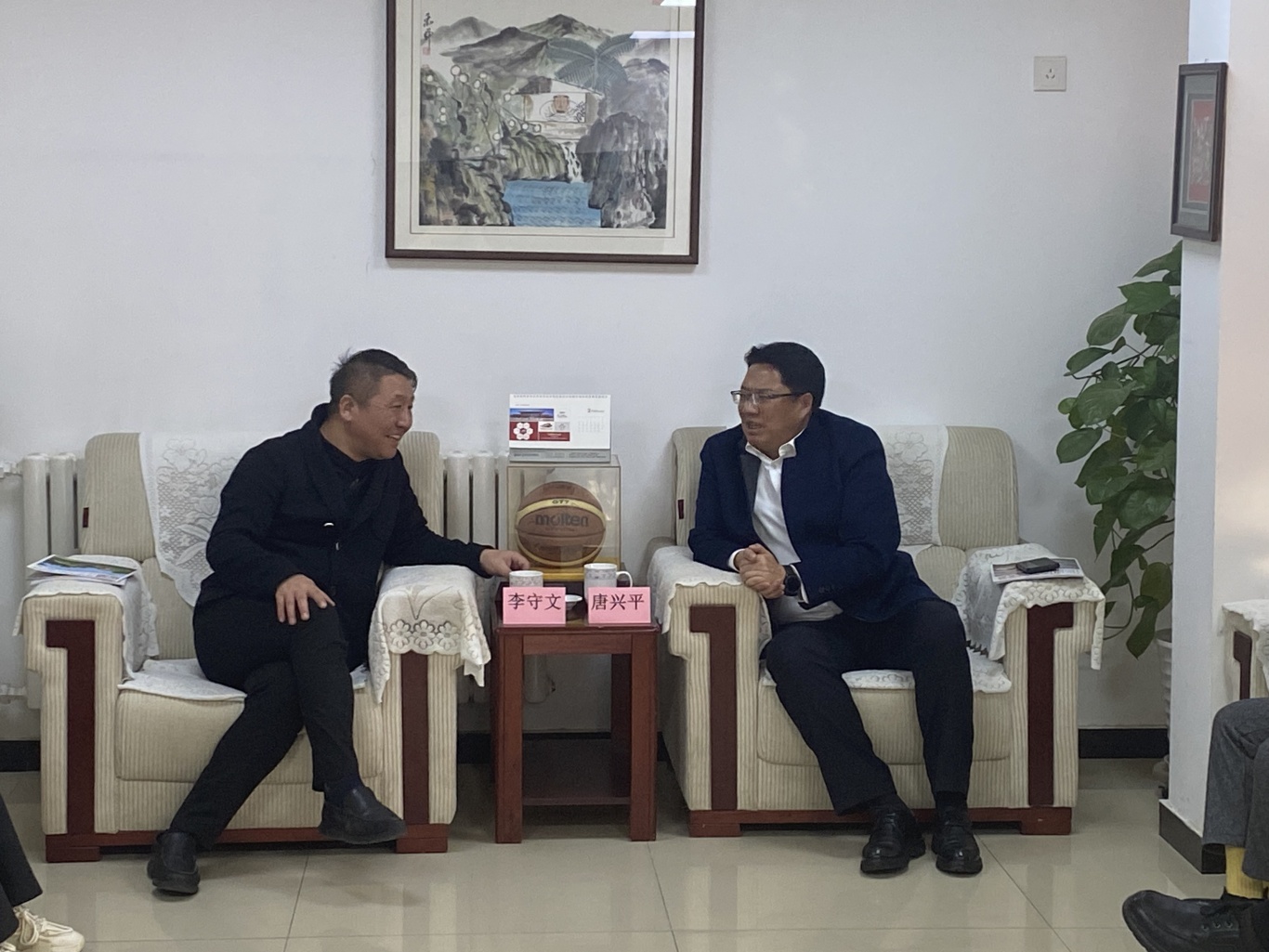 体育赋能经济,露营点亮沧源—— 沧源县委书记唐兴平到访露营之家北京总部(图3) 体育赋能经济,露营点亮沧源—— 沧源县委书记唐兴平到访露营之家北京总部(图3)