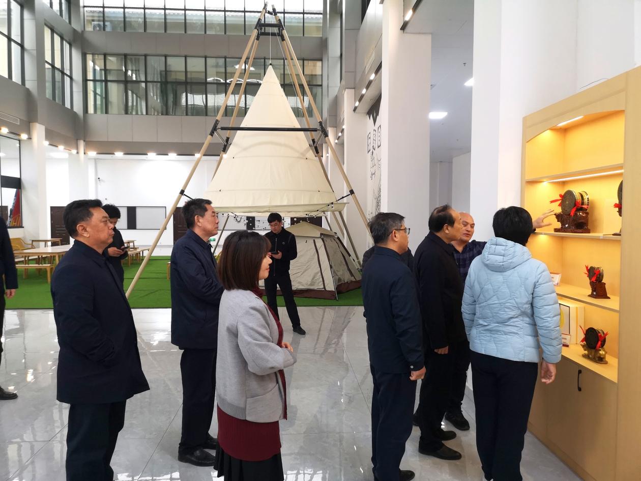 河北省政协副主席常丽虹率队考察广西东兰坡豪湖国家湿地公园：以康养产业助推“红色东兰，绿色崛起”(图7)