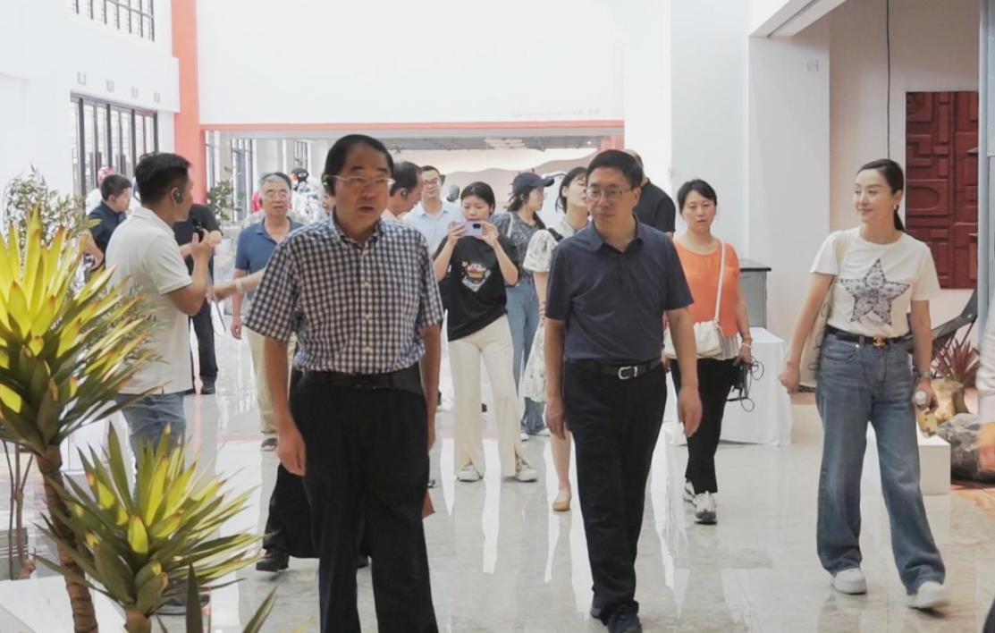 中国风景名胜区协会会长张永利一行到露营之家供应链贸易中心考察调研(图1)