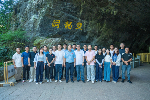 榕江县委常委李宏昌一行考察露营之家金华供应链贸易中心——商谈“村超”千亿流量转化解决方案