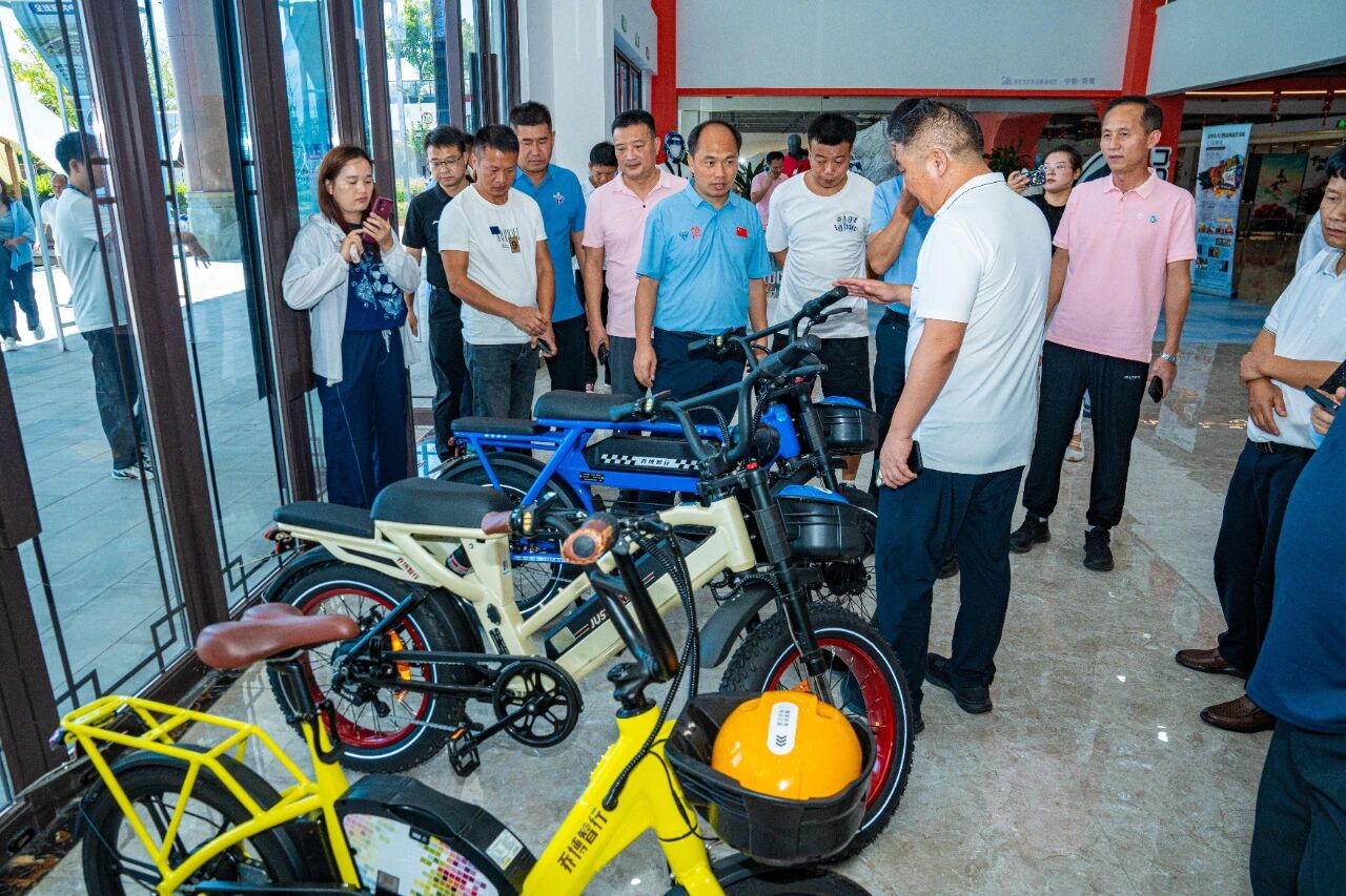 榕江县委常委李宏昌一行考察露营之家金华供应链贸易中心——商谈“村超”千亿流量转化解决方案(图10)