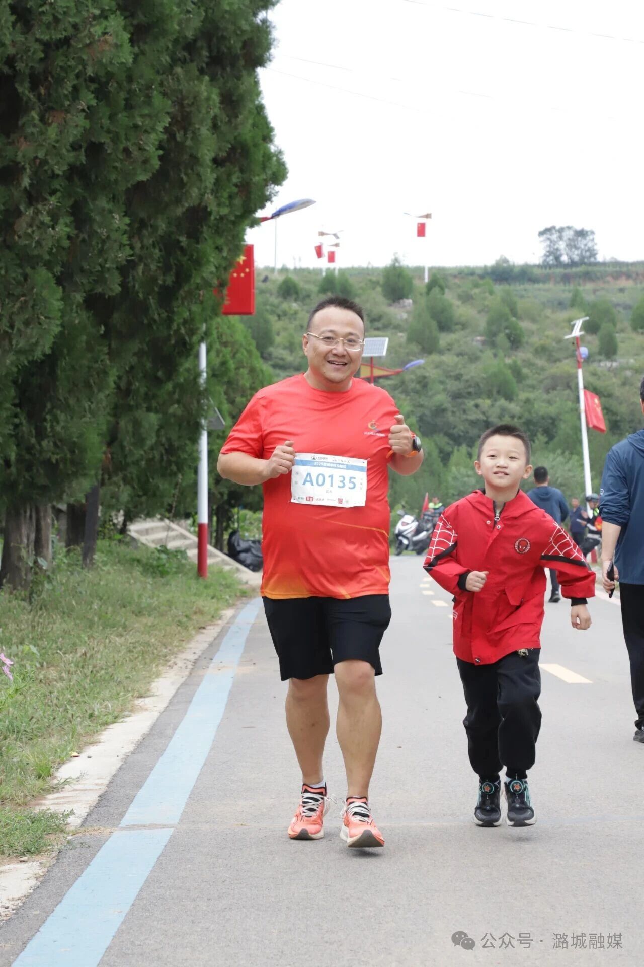 在奔跑中感受潞城温度 2025潞城半程马拉松鸣枪开跑(图10) 在奔跑中感受潞城温度 2025潞城半程马拉松鸣枪开跑(图10)