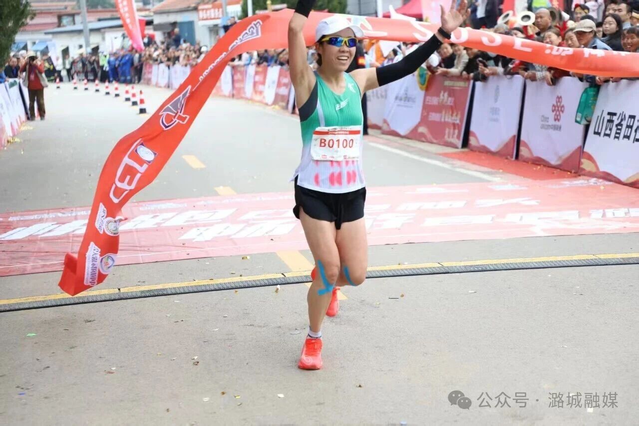 在奔跑中感受潞城温度 2025潞城半程马拉松鸣枪开跑(图15) 在奔跑中感受潞城温度 2025潞城半程马拉松鸣枪开跑(图15)