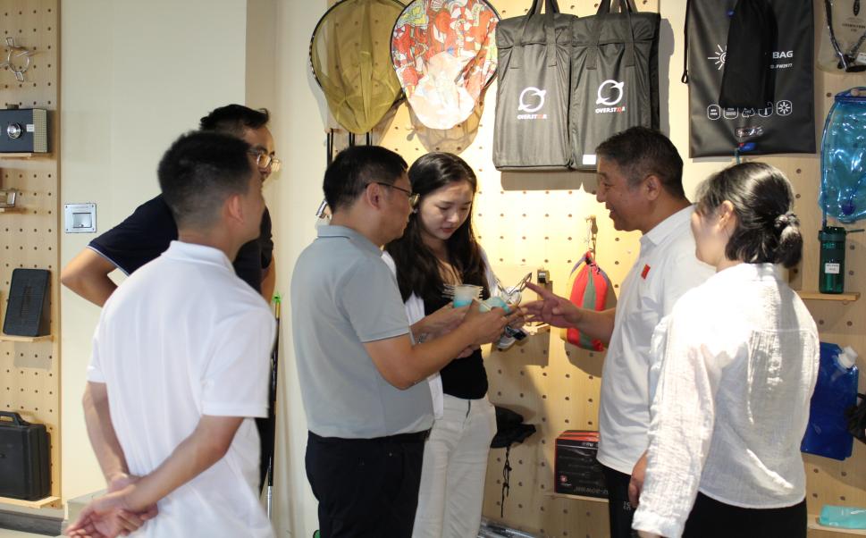贵旅集团左儒军一行赴金华山考察露营之家供应链贸易中心——探索贵州文体旅融合发展新路径(图4)