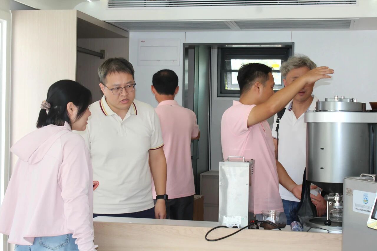 宁波慈溪文旅集团有限公司沈超一行莅临露营之家全球供应链贸易中心考察交流(图5)