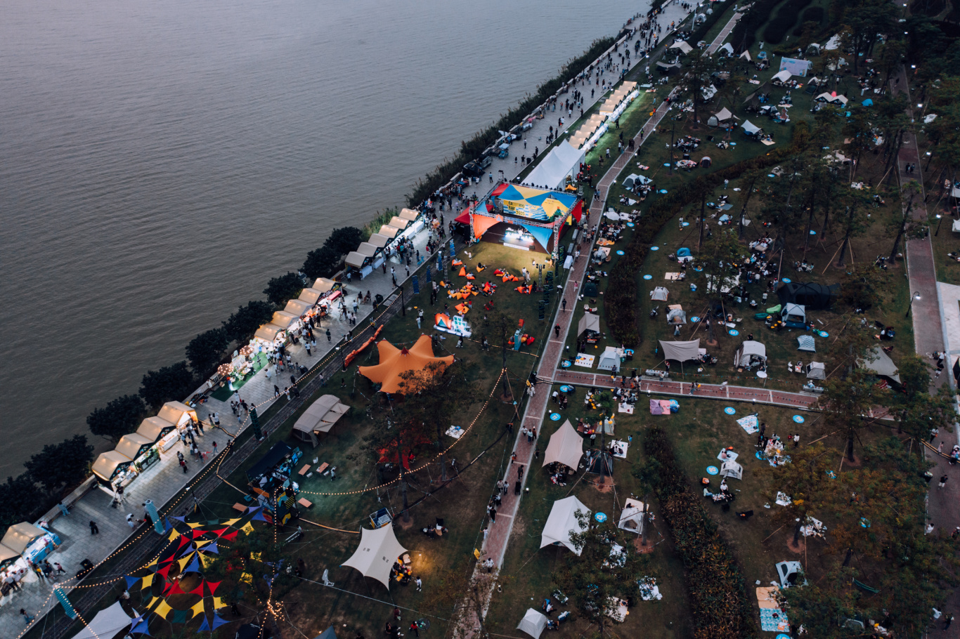 2025中欧外交官登山活动在京举行——户外运动成为外交文化交流的舞台(图3) 2025中欧外交官登山活动在京举行——户外运动成为外交文化交流的舞台(图3)