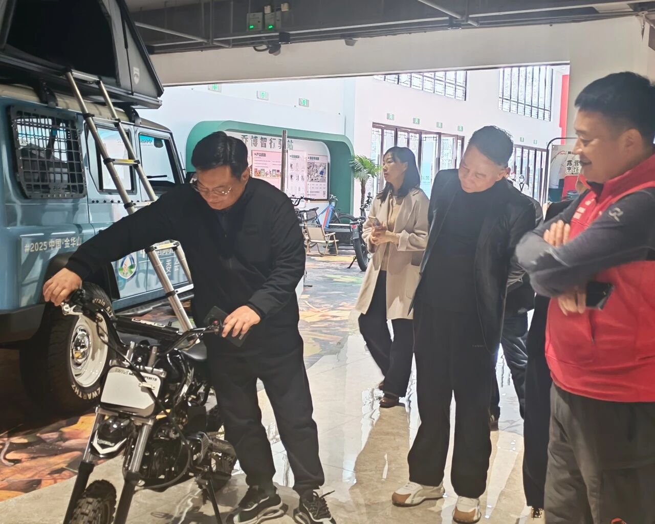 苏州东太湖国家级度假区(吴江太湖新城)党委委员副主任一行莅露营之家全球供应链生活馆考察调研“金华山模式”(图5)