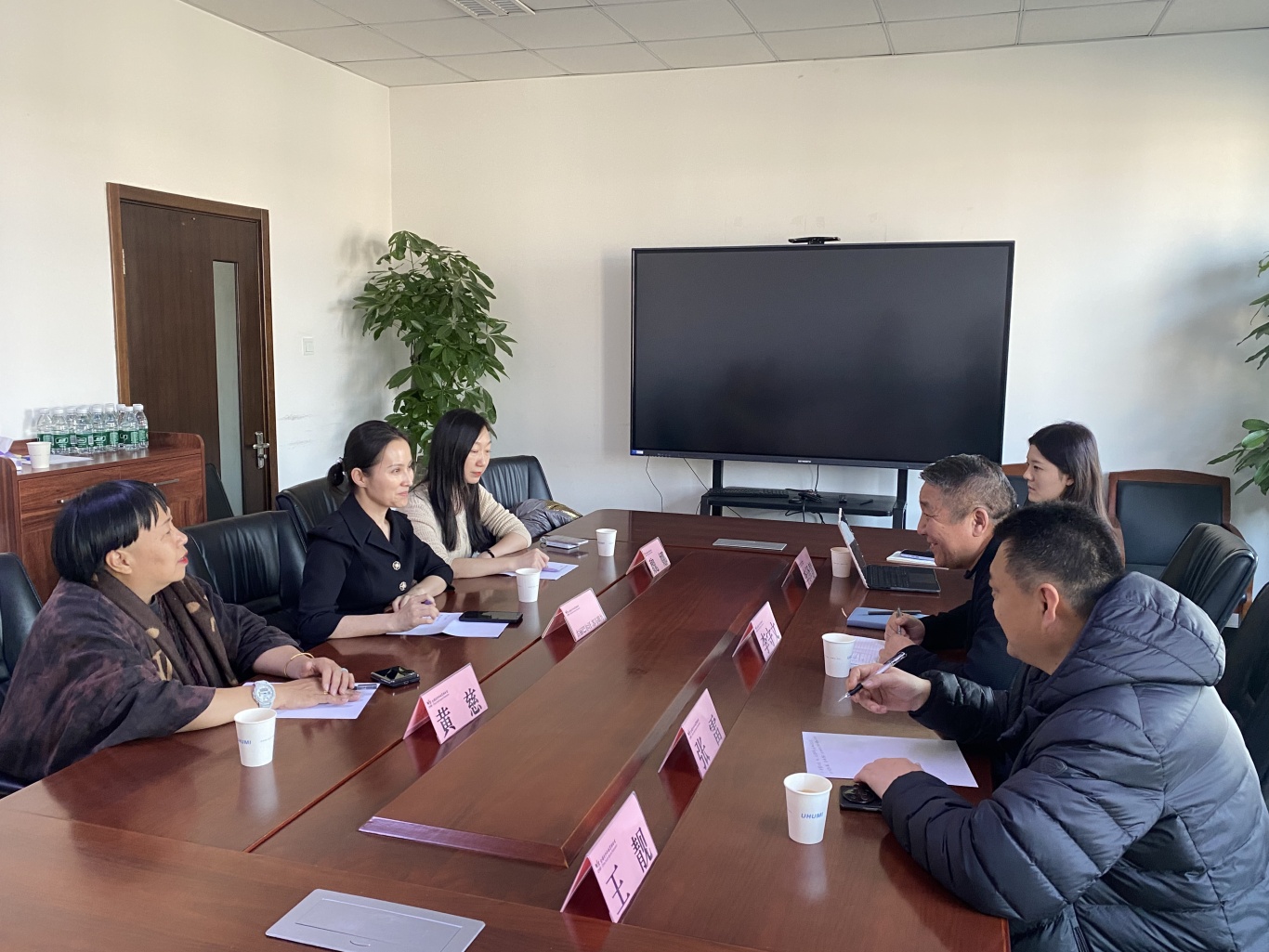 李守文北京会见新疆阿勒泰市副市长古丽巴尔汗.苏马胡力一行—— 共商阿勒泰高质量户外运动目的地建设方案(图4)