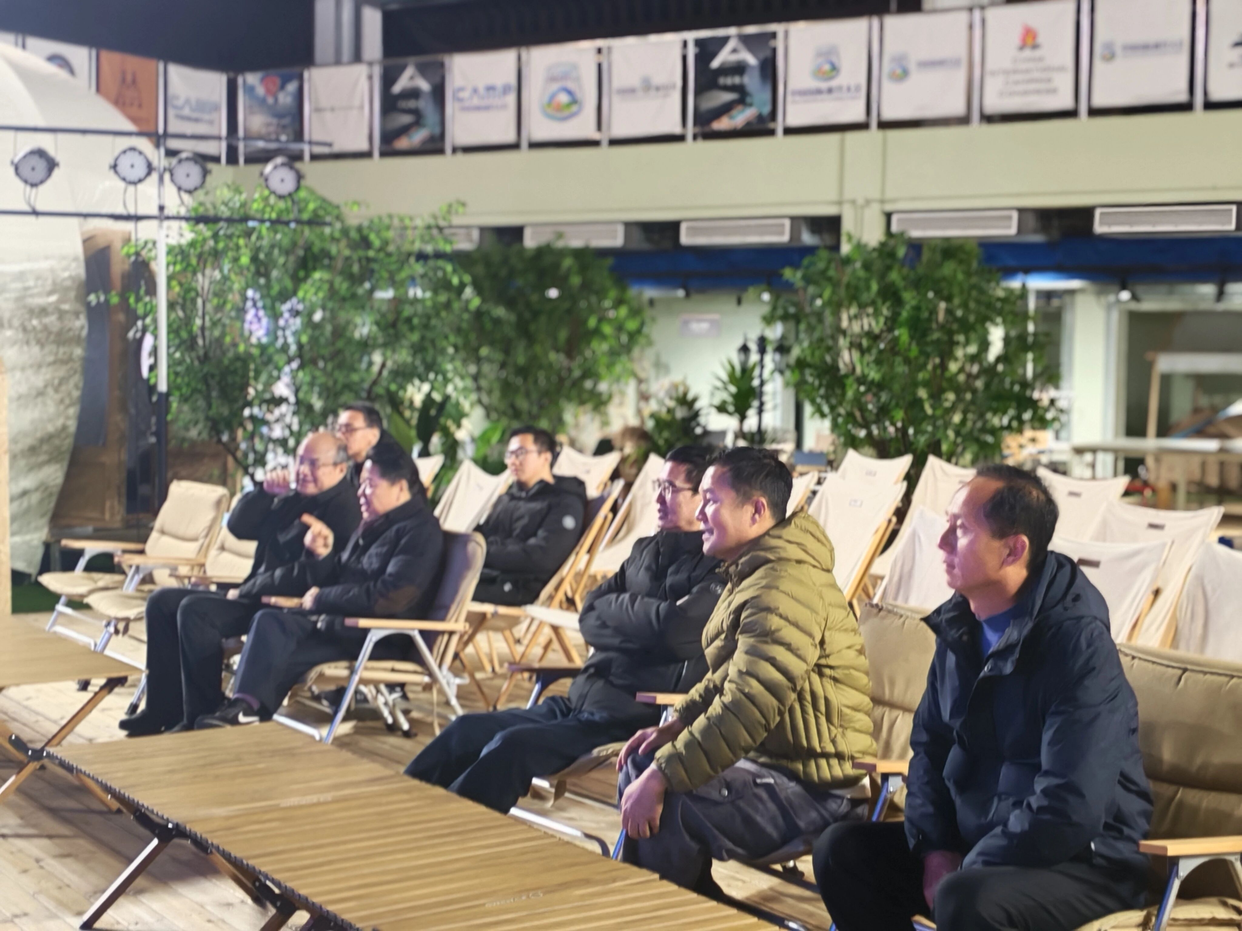 金华市政协副主席祝伦根一行莅临露营之家全球供应链贸易中心考察调研(图4) 金华市政协副主席祝伦根一行莅临露营之家全球供应链贸易中心考察调研(图4)