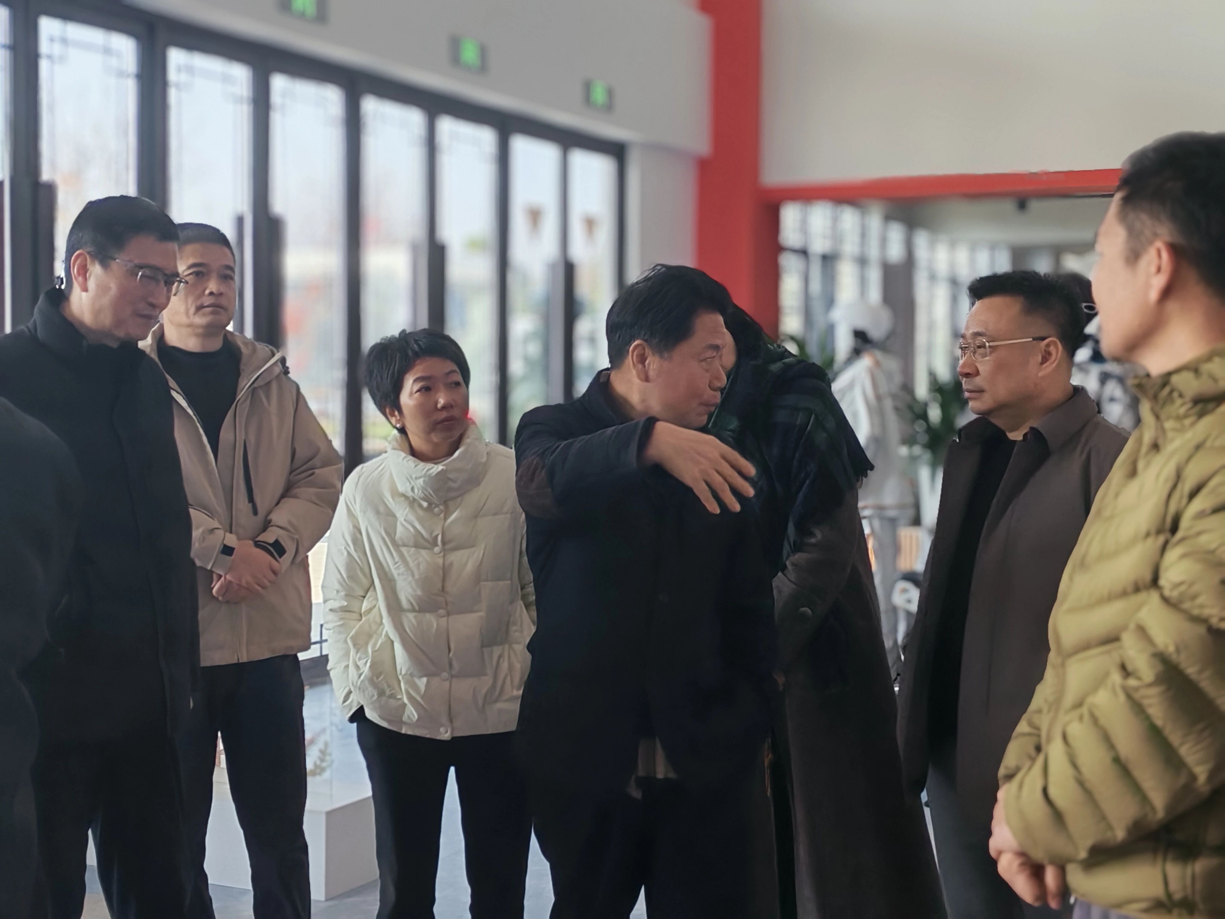 金华市政协副主席祝伦根一行莅临露营之家全球供应链贸易中心考察调研(图6) 金华市政协副主席祝伦根一行莅临露营之家全球供应链贸易中心考察调研(图6)