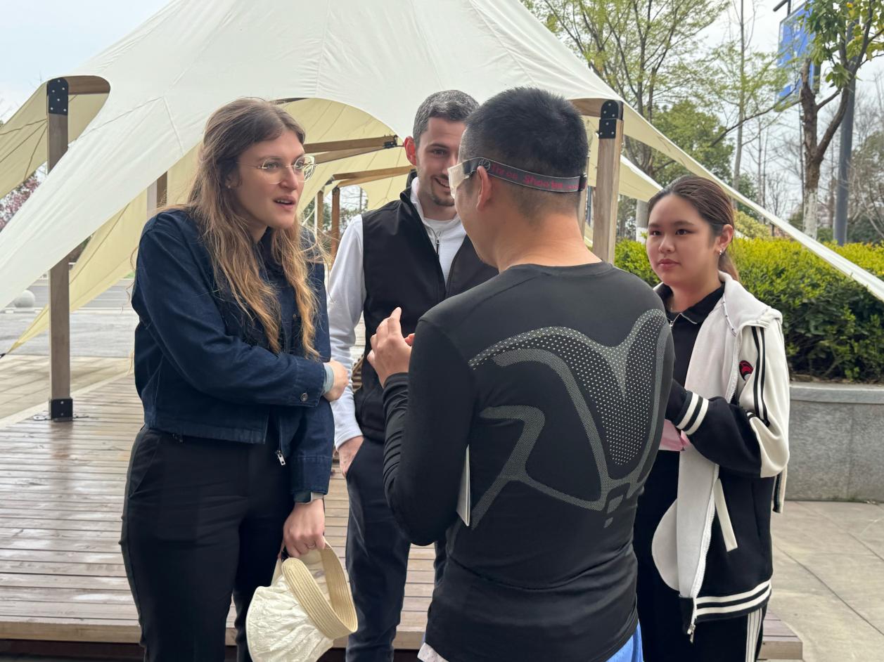 意大利家族企业继承人慕名来访  露营之家全球供应链体系获国际客商赞誉(图3)