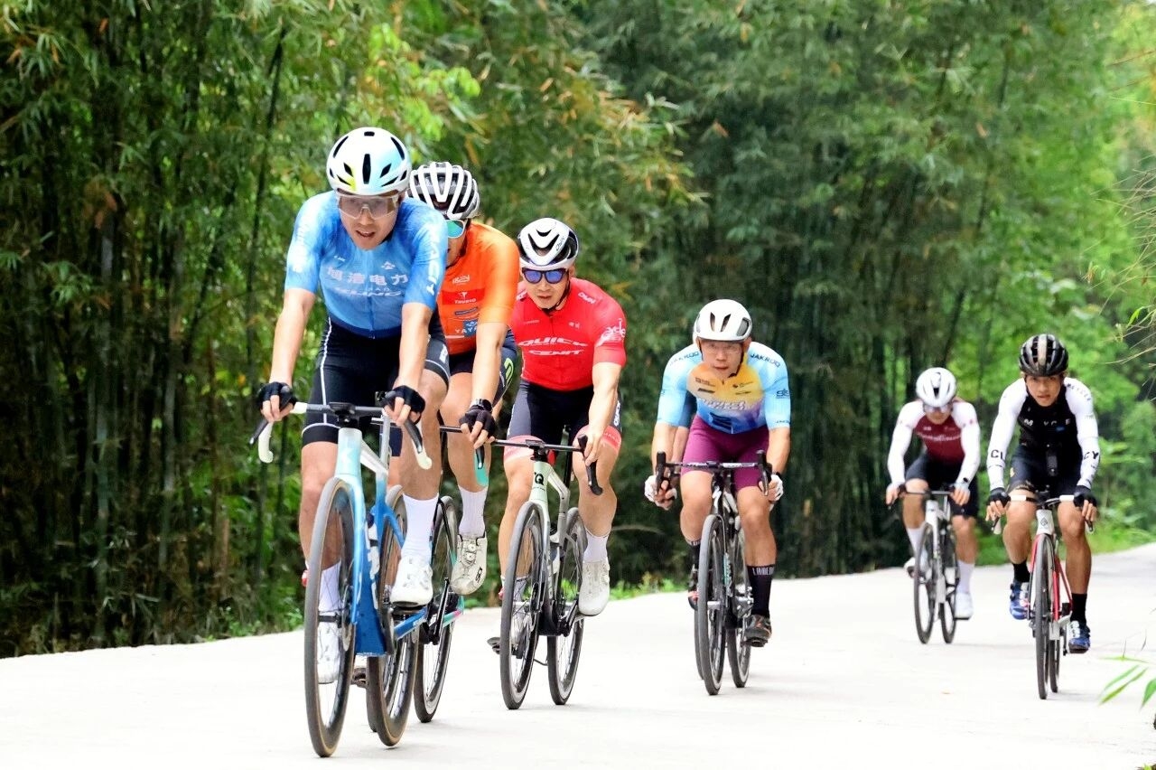 【成员动态】环宜宾自行车联赛（翠屏区•思坡站）2026“叁屿杯”第四届翠屏思坡自行车赛成功举办(图5)