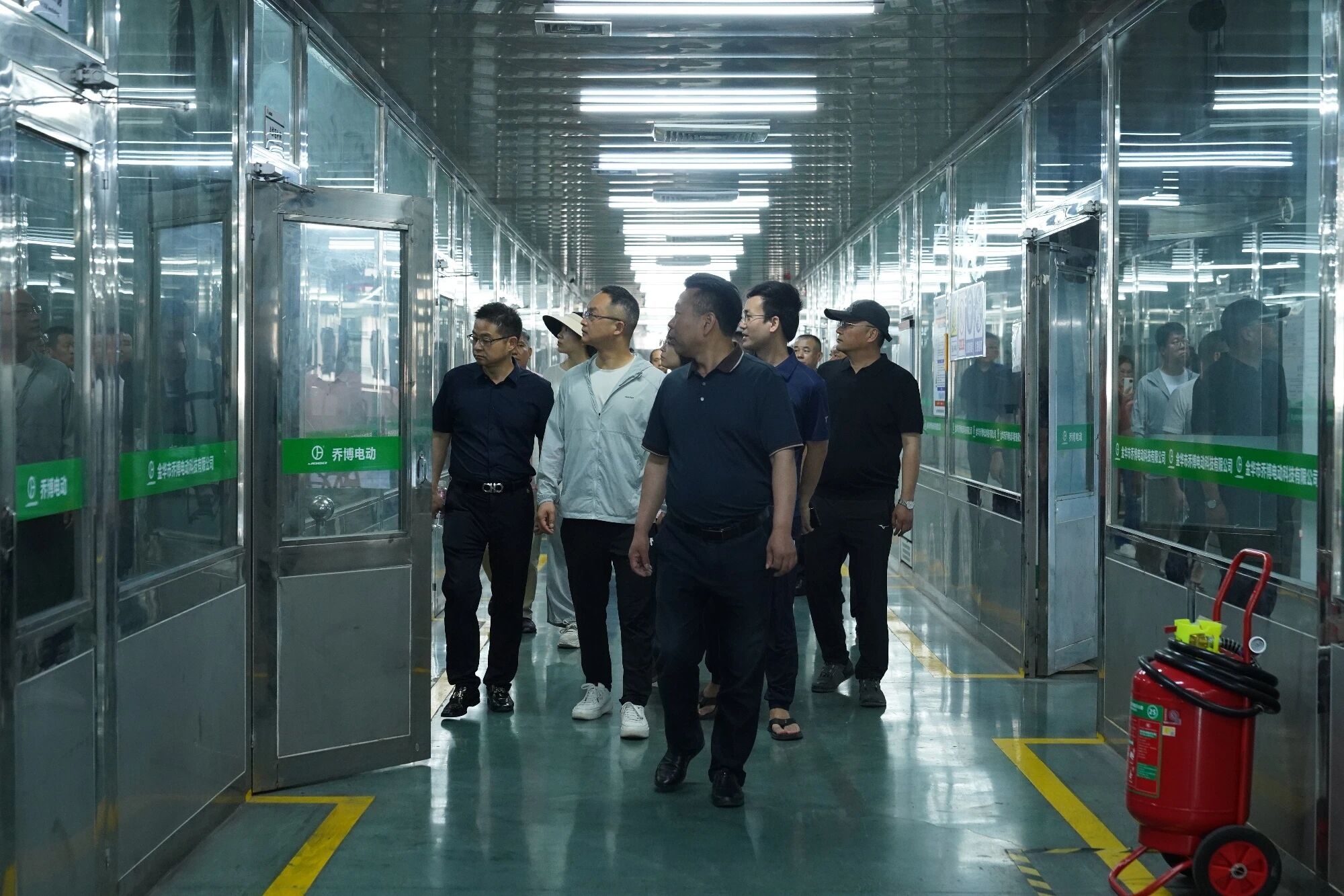 走进链长企业|嘉宾参观乔博工厂,点赞“金华智造”(图3) 走进链长企业|嘉宾参观乔博工厂,点赞“金华智造”(图3)