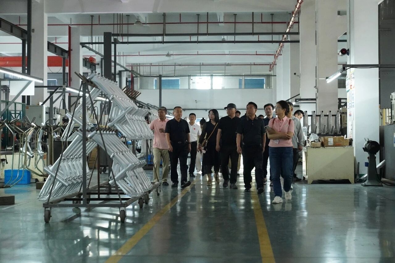 走进链长企业|嘉宾参观乔博工厂,点赞“金华智造”(图6) 走进链长企业|嘉宾参观乔博工厂,点赞“金华智造”(图6)