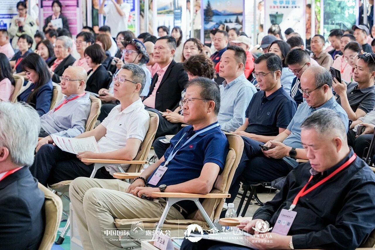 【全文直览】马来西亚交通部原部长、中国-东盟产业合作发展促进会主席廖中莱致辞(图2)