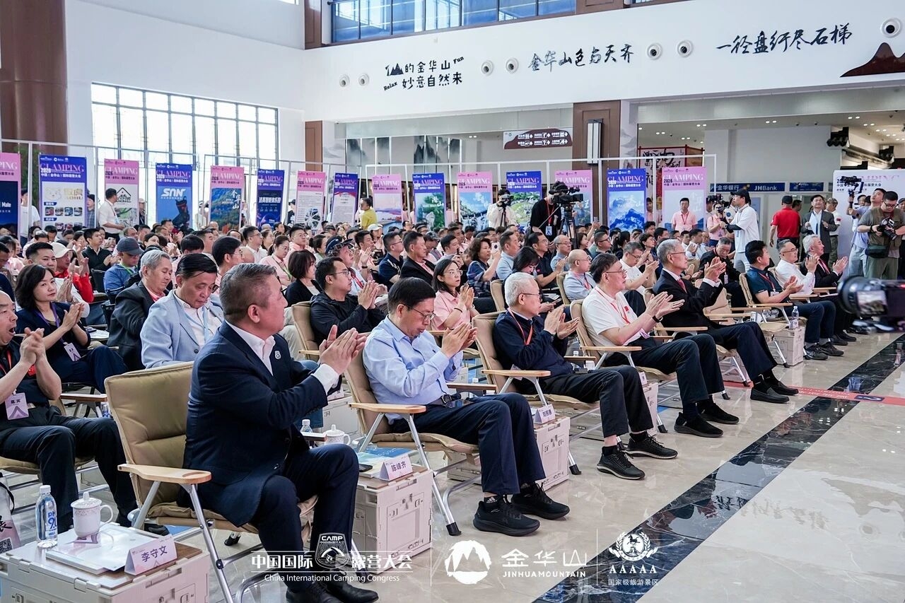 【全文直览】马来西亚交通部原部长、中国-东盟产业合作发展促进会主席廖中莱致辞(图3)