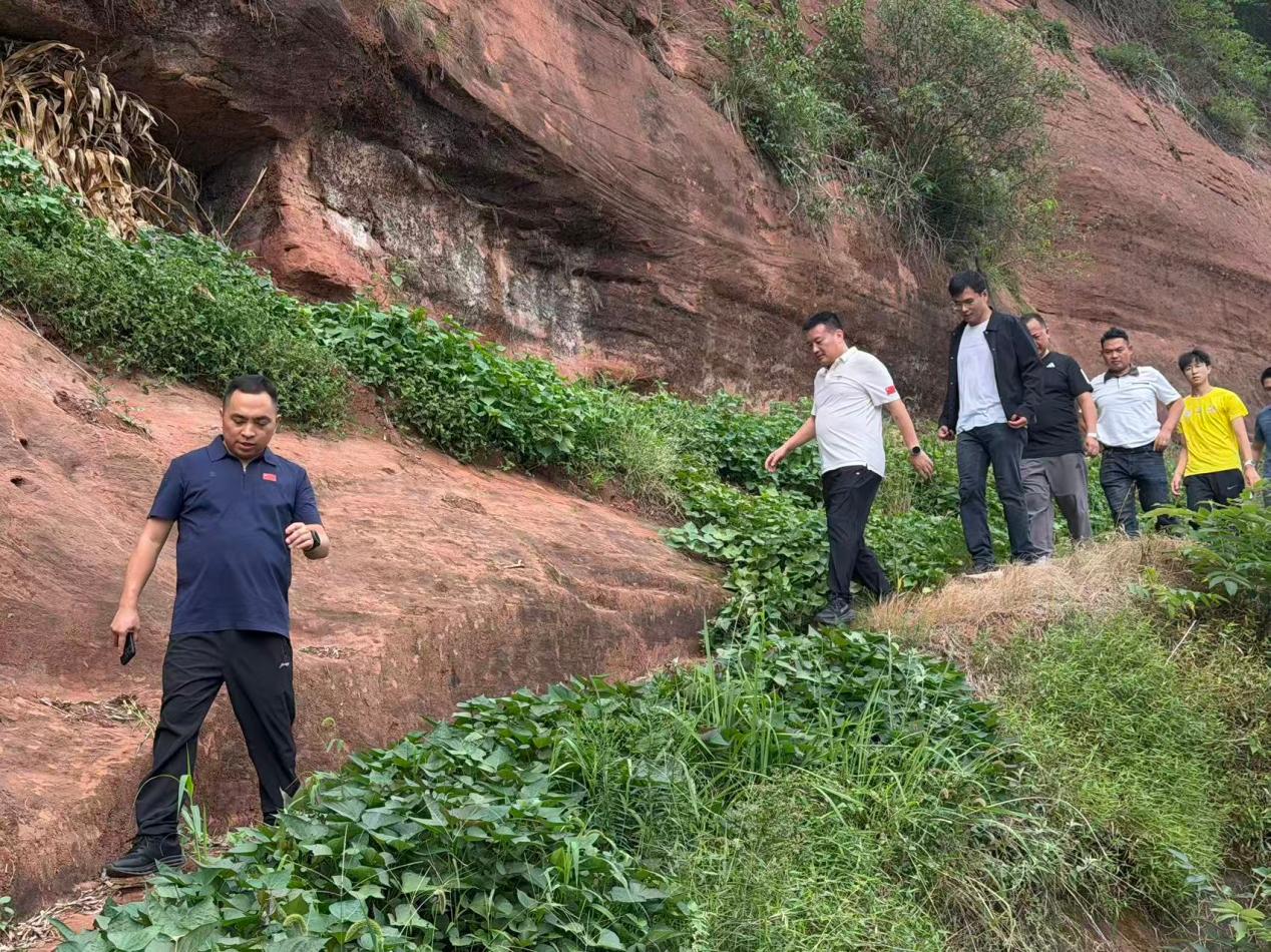 一条步道、一场赛事、一座攀岩网红地:宜宾户外运动要“出圈”?中国国际露营大会考察团三天走三县“划重点”(图2) 一条步道、一场赛事、一座攀岩网红地:宜宾户外运动要“出圈”?中国国际露营大会考察团三天走三县“划重点”(图2)