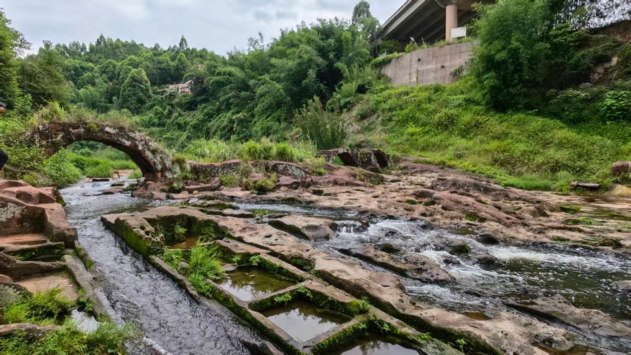 一条步道、一场赛事、一座攀岩网红地:宜宾户外运动要“出圈”?中国国际露营大会考察团三天走三县“划重点”(图4) 一条步道、一场赛事、一座攀岩网红地:宜宾户外运动要“出圈”?中国国际露营大会考察团三天走三县“划重点”(图4)