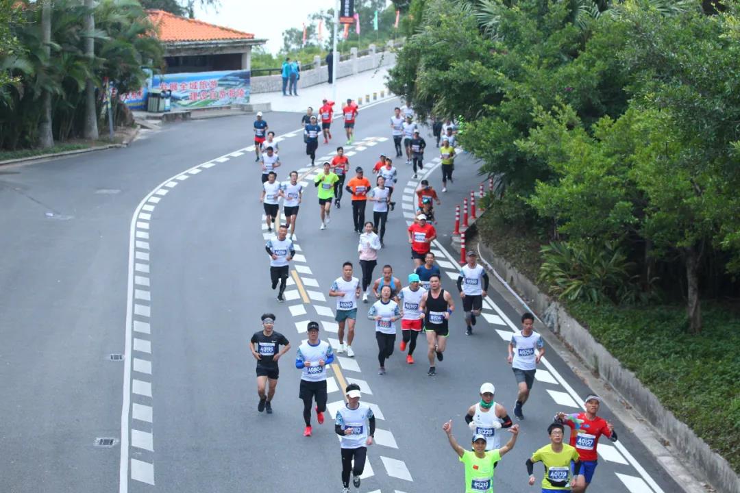 保利发展控股·2020阳江海陵岛马拉松赛圆满结束(图2)